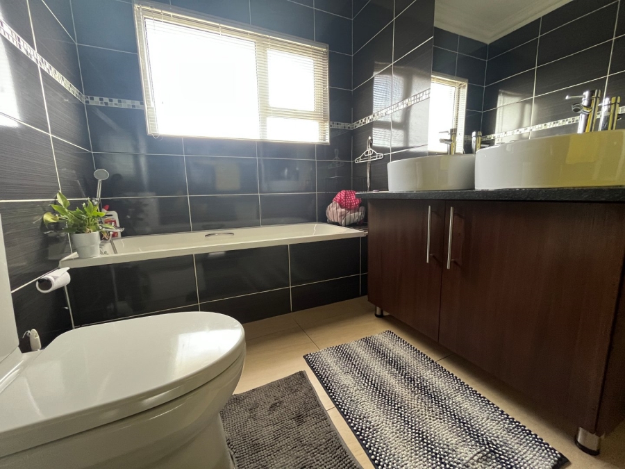 4 Bedroom Property for Sale in Lilyvale S H Free State